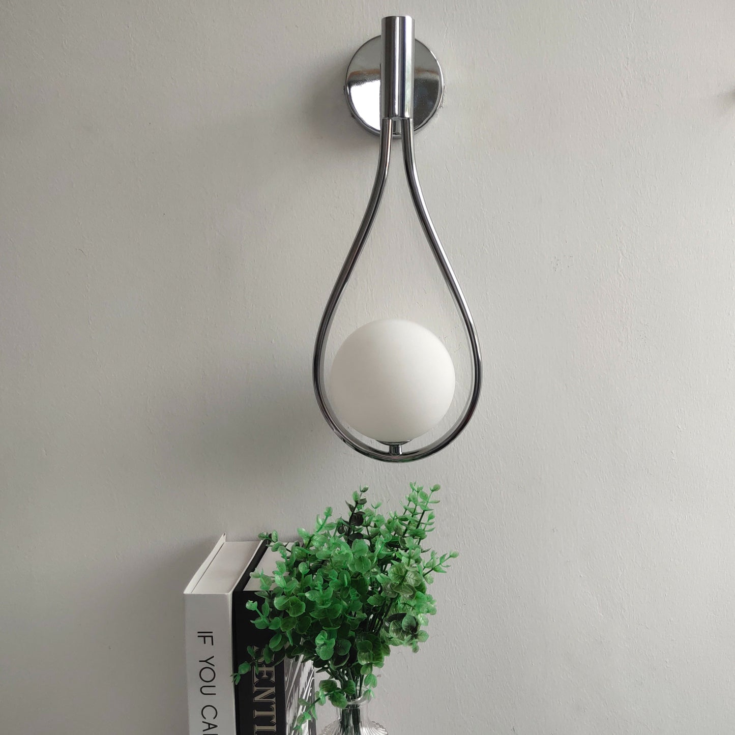 Livi - Stylish Nordic Wall Sconce for a Chic Modern Touch